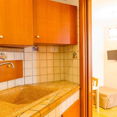 Gaia - Low Cost Studio Apartment Cefalu